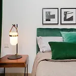 Las Huertas - Modern Accommodation in Madrid Conde Orgaz