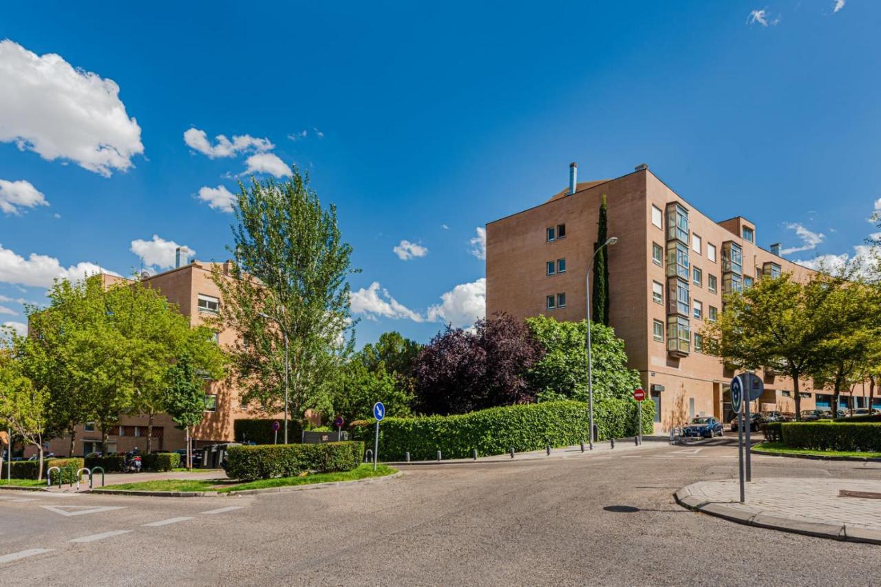 Huertas - Modern In Conde Orgaz Apartamento Madrid